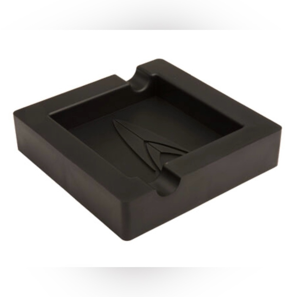 Lotus Armstrong Silicone Ashtray Dark Gray Cigar Lover NEW IN BOX